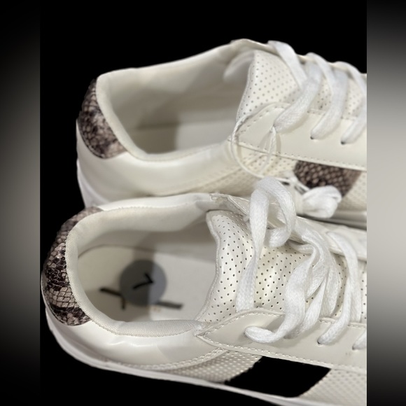 🆕 American Eagle white&crocodile print sneakers for women - Picture 9 of 15